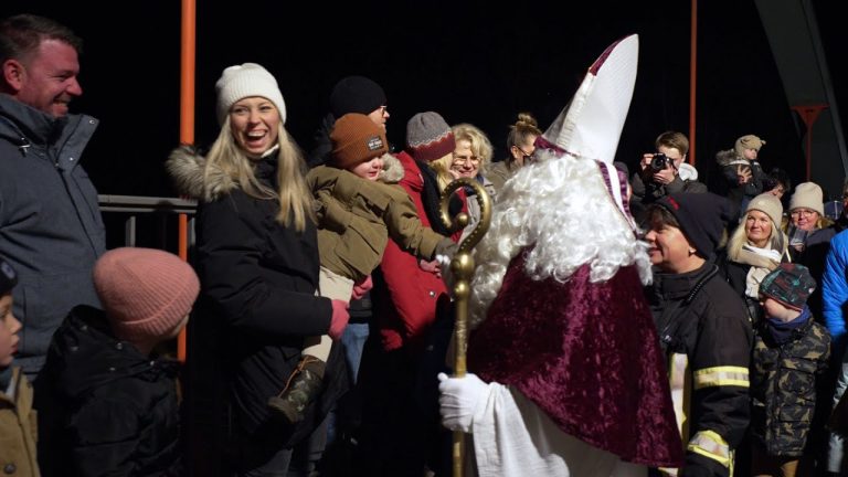 Weihnachtszauber in Gahlen: Nikolaus kommt mit dem Schiff!