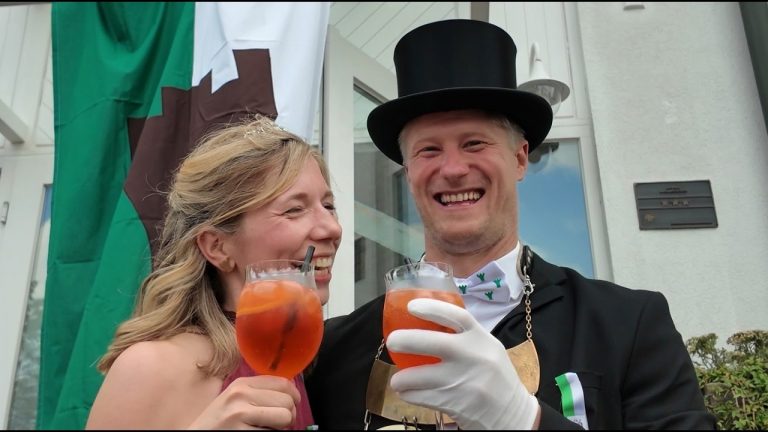 Dusche in der Waschstraße?! 🧽 Das verrückteste Schützenfest Deutschlands!