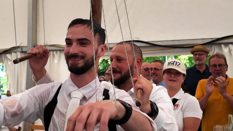 MPU im Rückwärtsgang & Planschbecken! Schermbecks lustigste Schützen-Strafen 😂